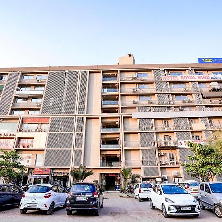 Fabexpress Royal Bird Hotel Ahmedabad Exterior photo