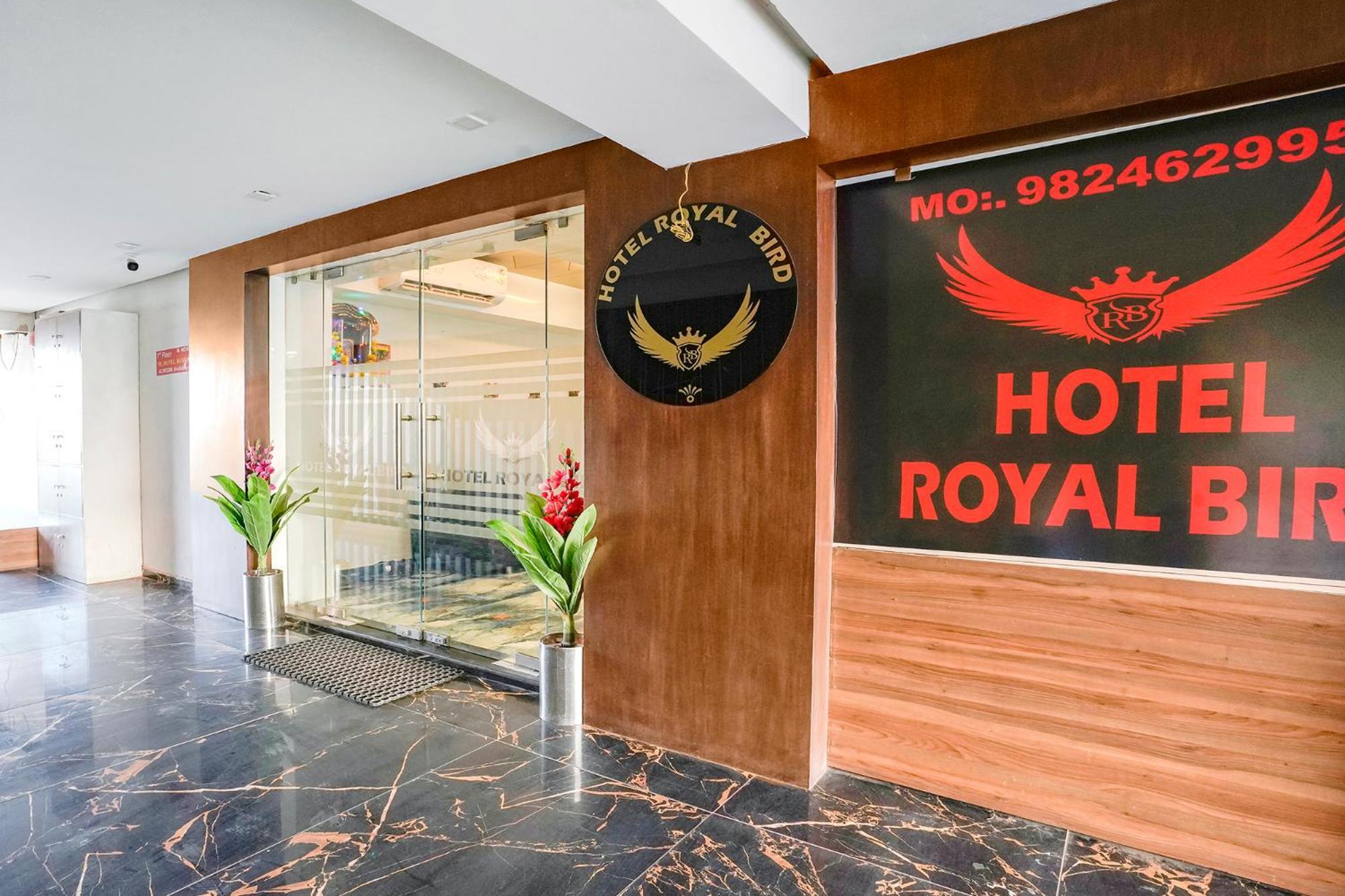 Fabexpress Royal Bird Hotel Ahmedabad Exterior photo